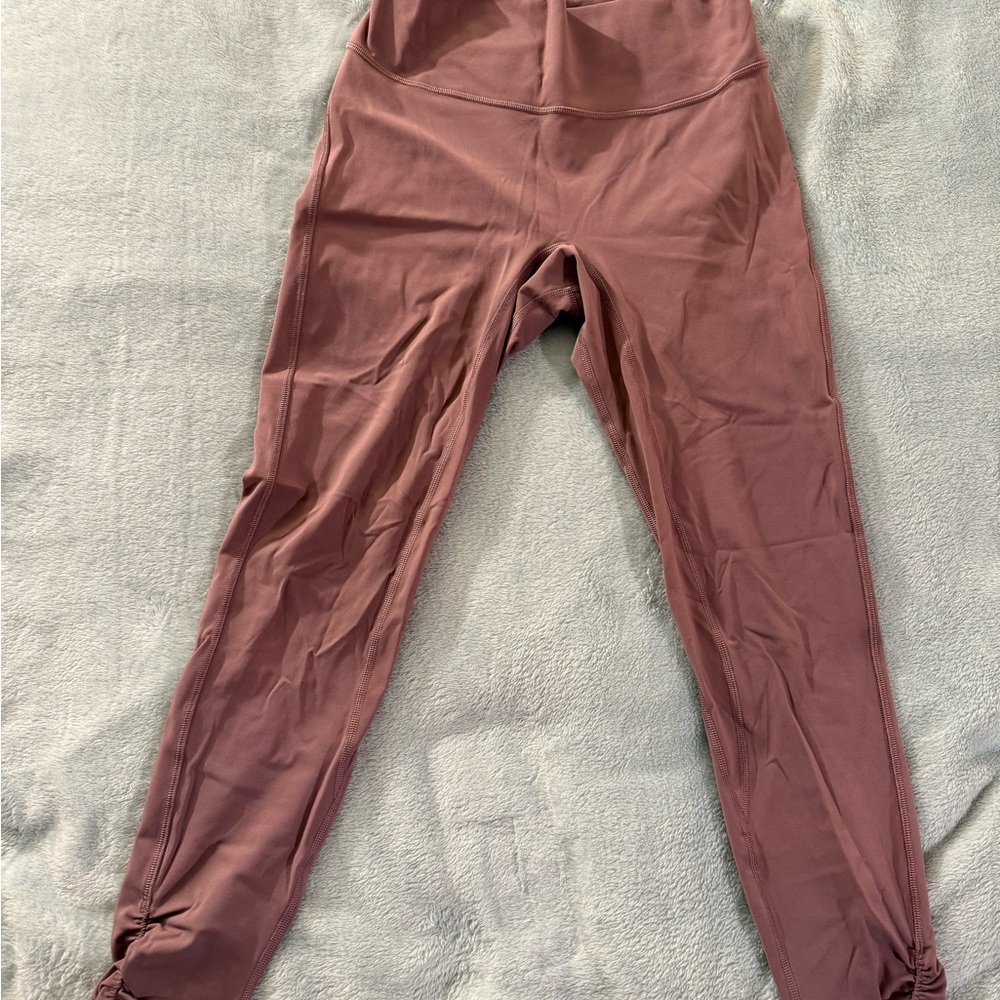 Lululemon Women's Light Pink Ruched Petal-Hem 25" Leggings (Size 6)
